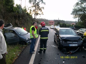 Accidente de tráfico con feridos na parroquia de Nantón, no termo municipal de Cabana de Bergantiños